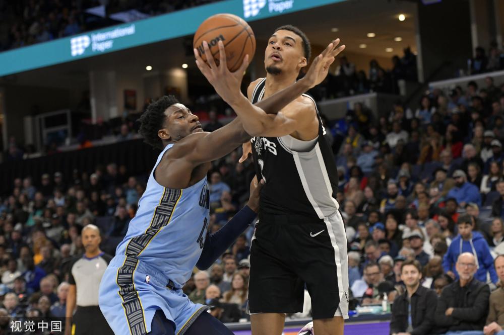 他的行为常 他的行为常